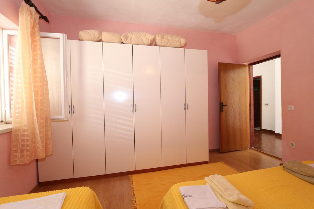 Apartments Antoneta Makarska Exterior foto
